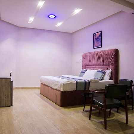Vibes Suites Kaba Ngoại thất bức ảnh
