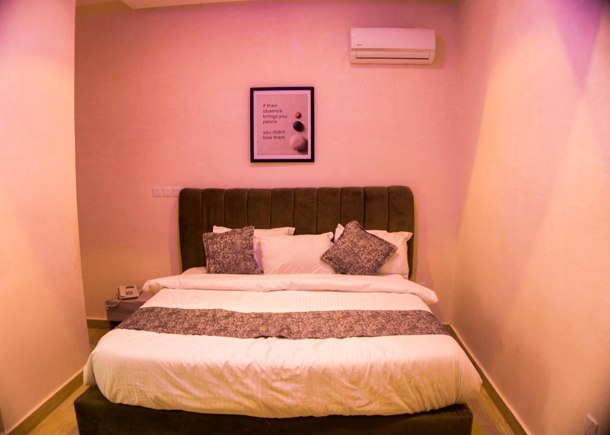 Vibes Suites Kaba Ngoại thất bức ảnh