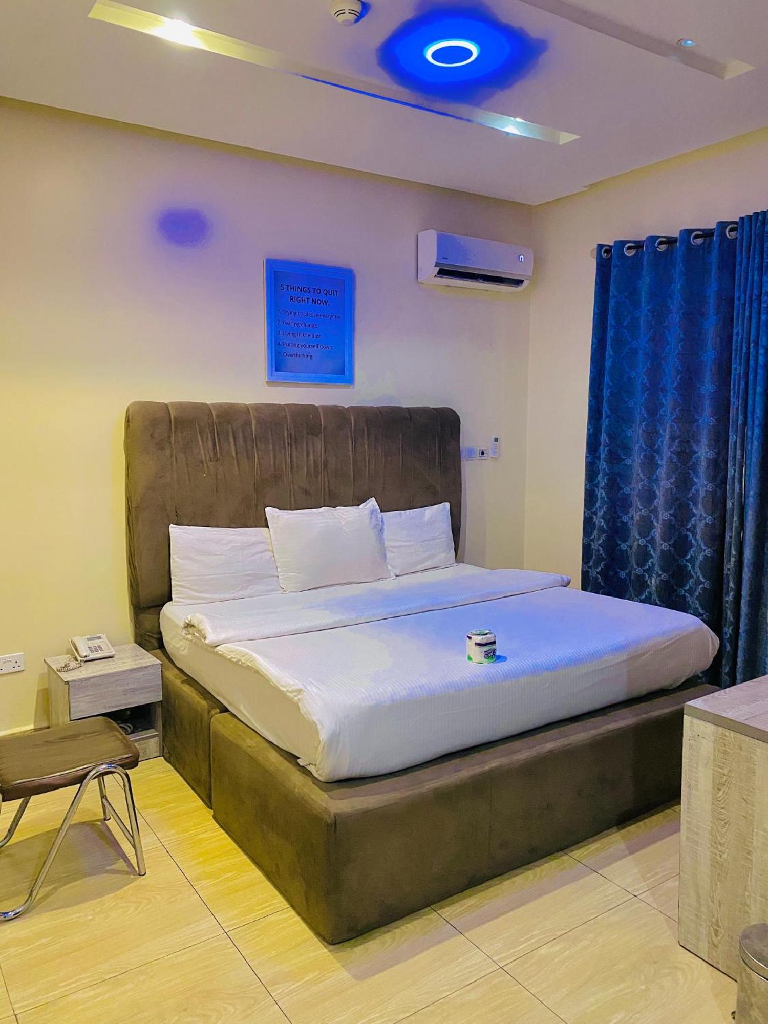 Vibes Suites Kaba Ngoại thất bức ảnh